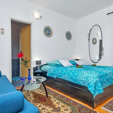 Apartment Lory Makarska