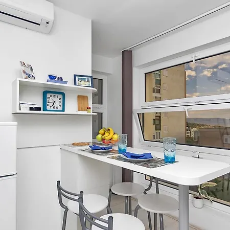 Lory Apartment *