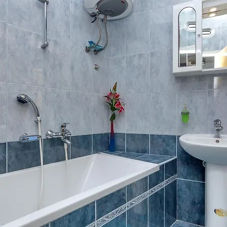 Lory Apartment *