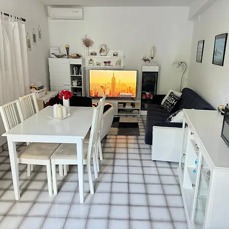 Lory Apartment *