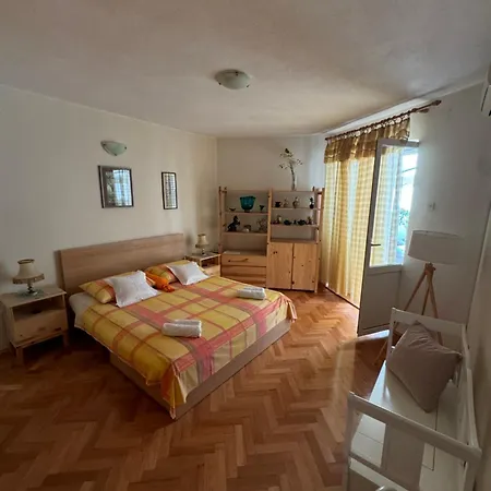 Lory Makarska