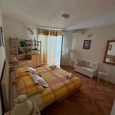 Lory Apartment