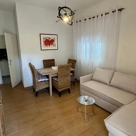 Lory Apartmán *