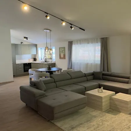 Lory Apartament *