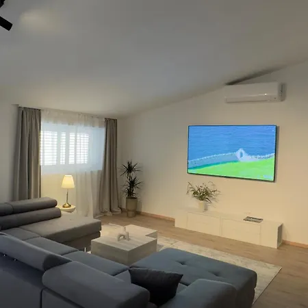 Lory Apartament *