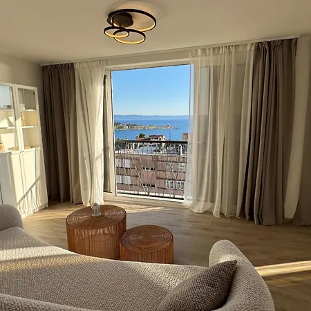 Apartment Lory *