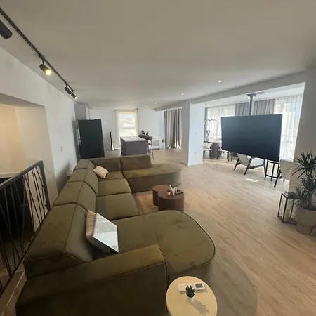 Apartment Lory *