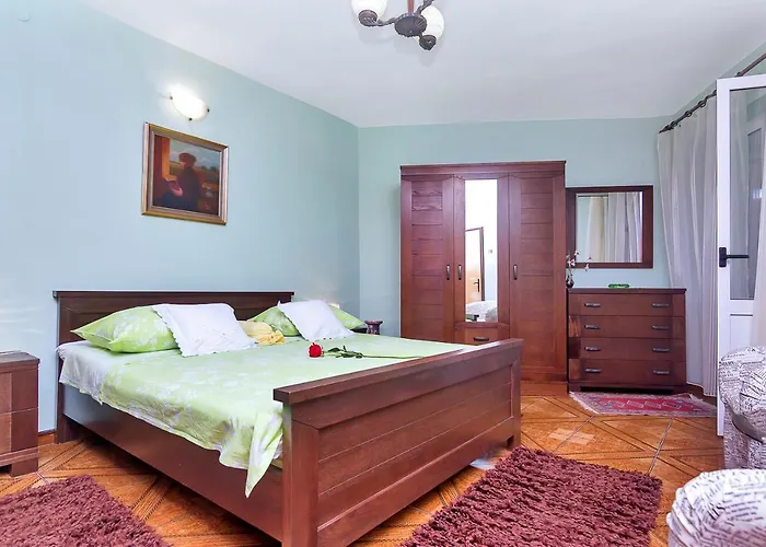 Apartament Lory *